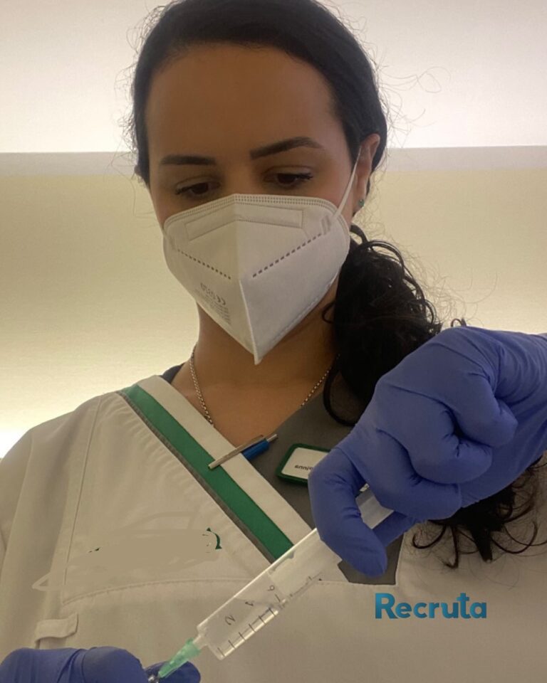 Instagram post from recruta.group. This post is in position 17.